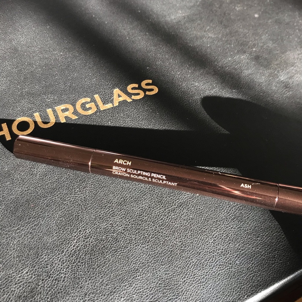 Hourglass brow sculpting pencil - Ash